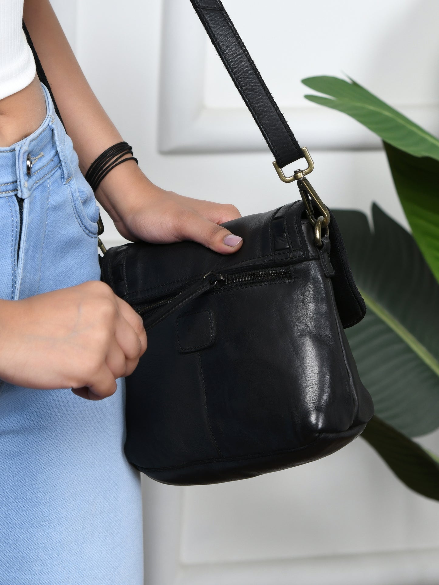 Ruffled Edge Leather Bag - Black