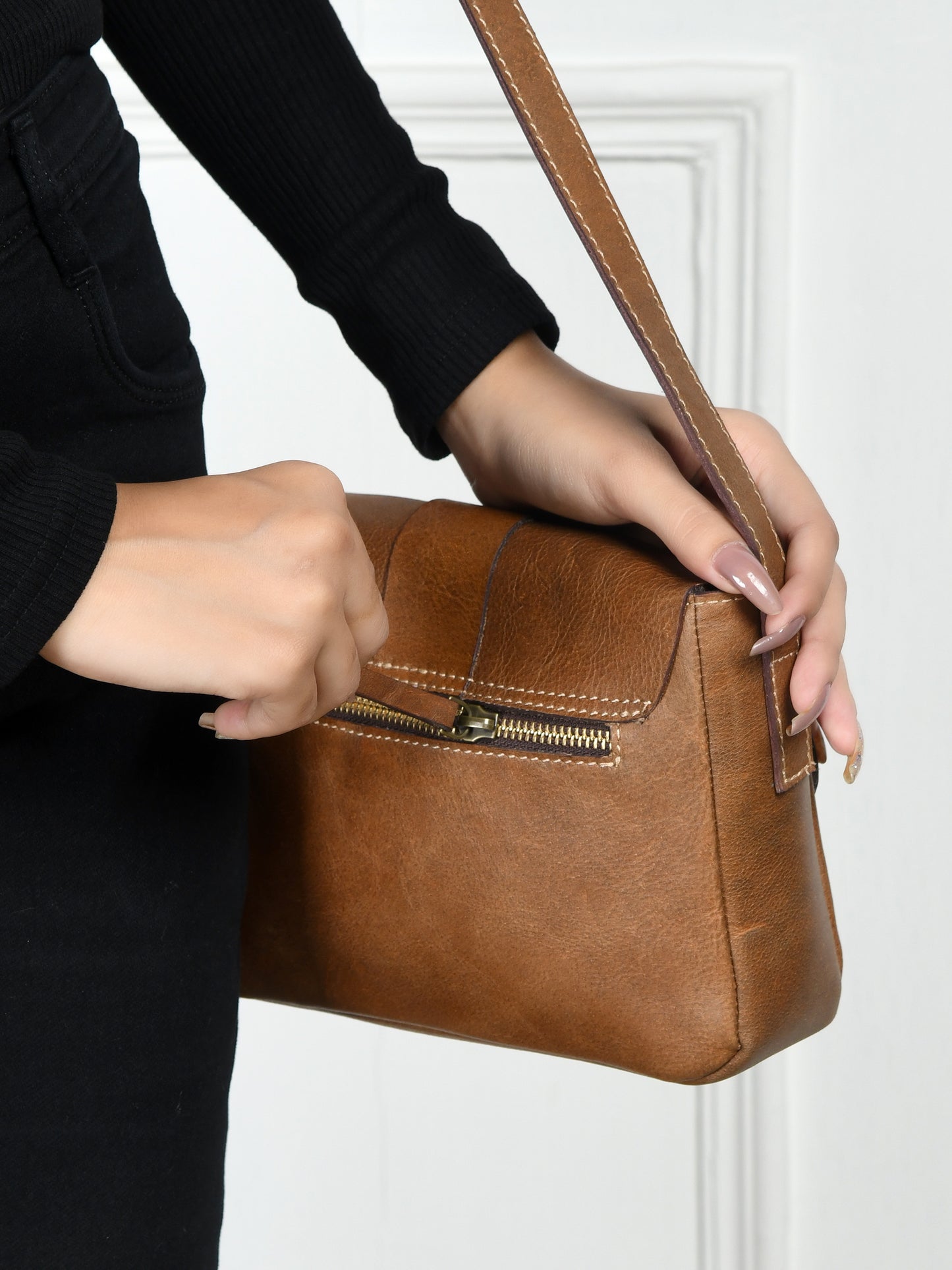 Minimalist Leather Bag for Women - Tan Brown