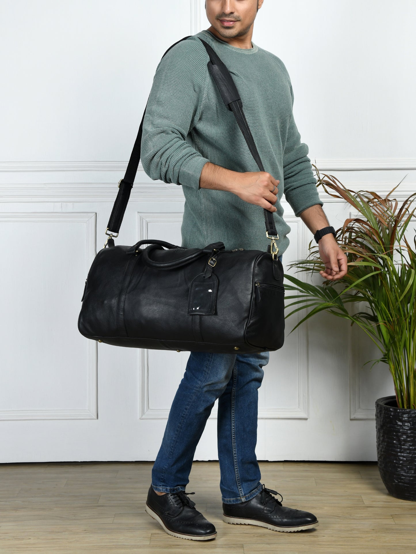 UrbanTrek Luxe Duffle - Black