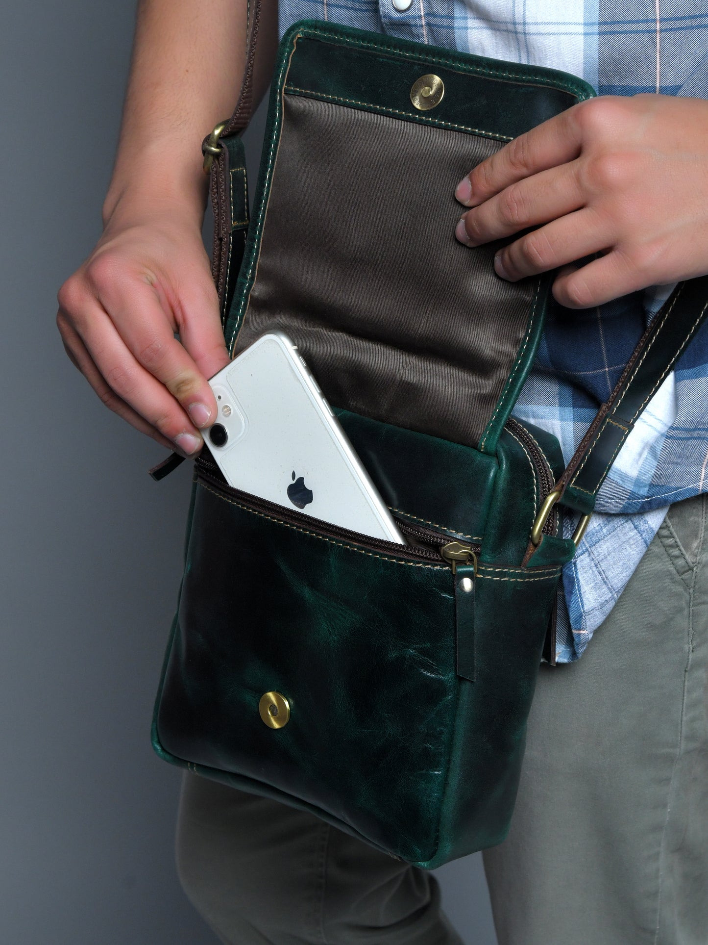 Everyday Leather Sling Pouch - Forest Green