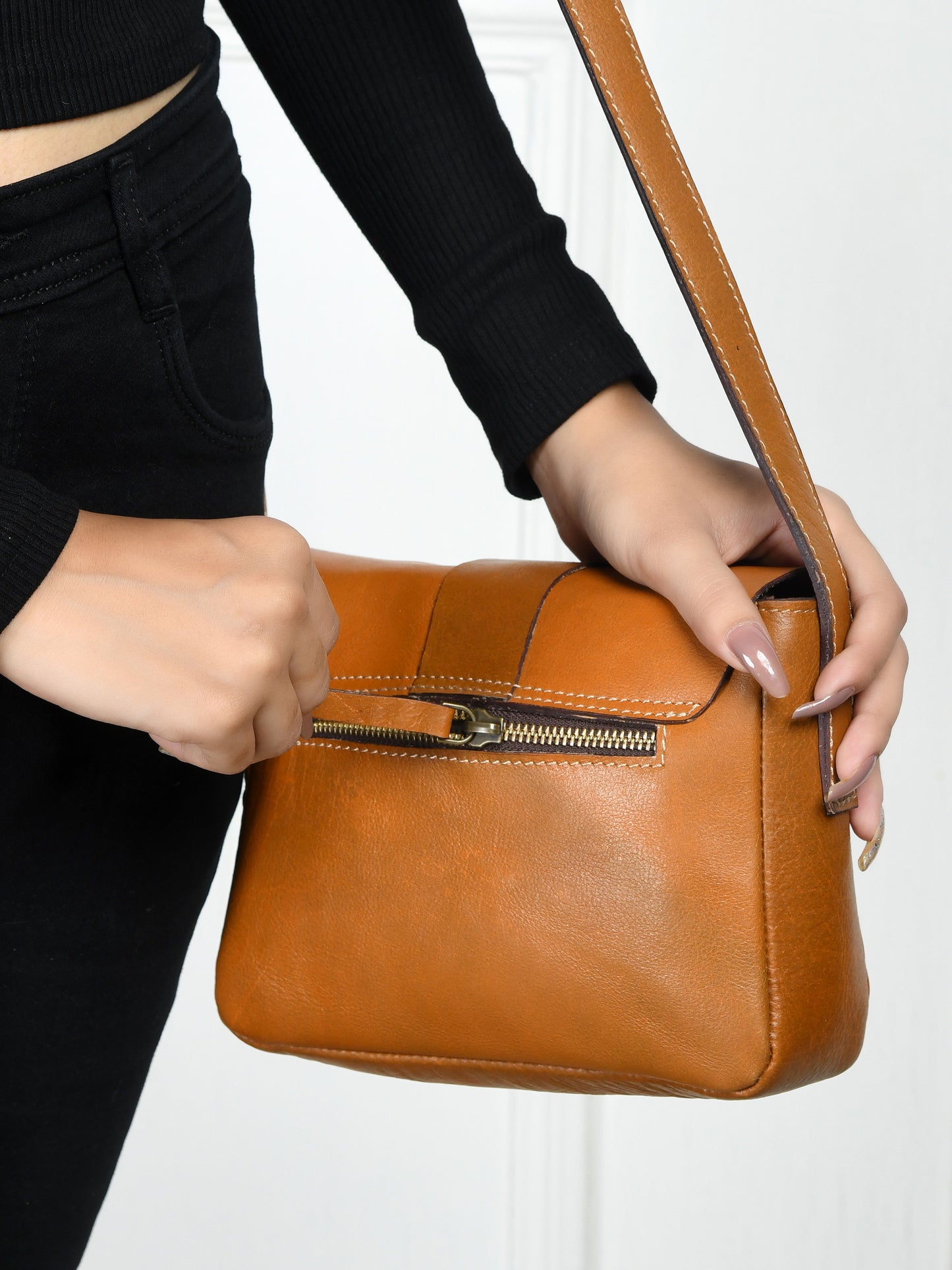 Minimalist Leather Bag for Women - Brown