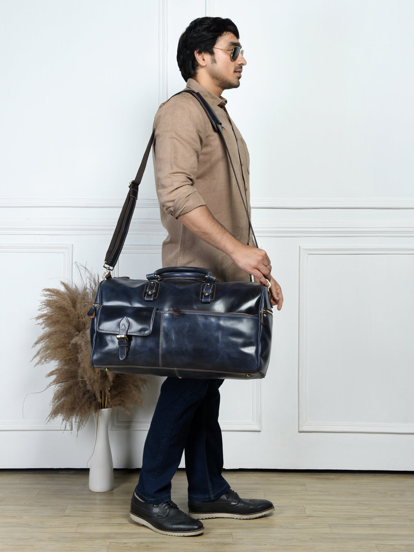 Classic Leather Travel Duffle – Top-Zip Design - Navy