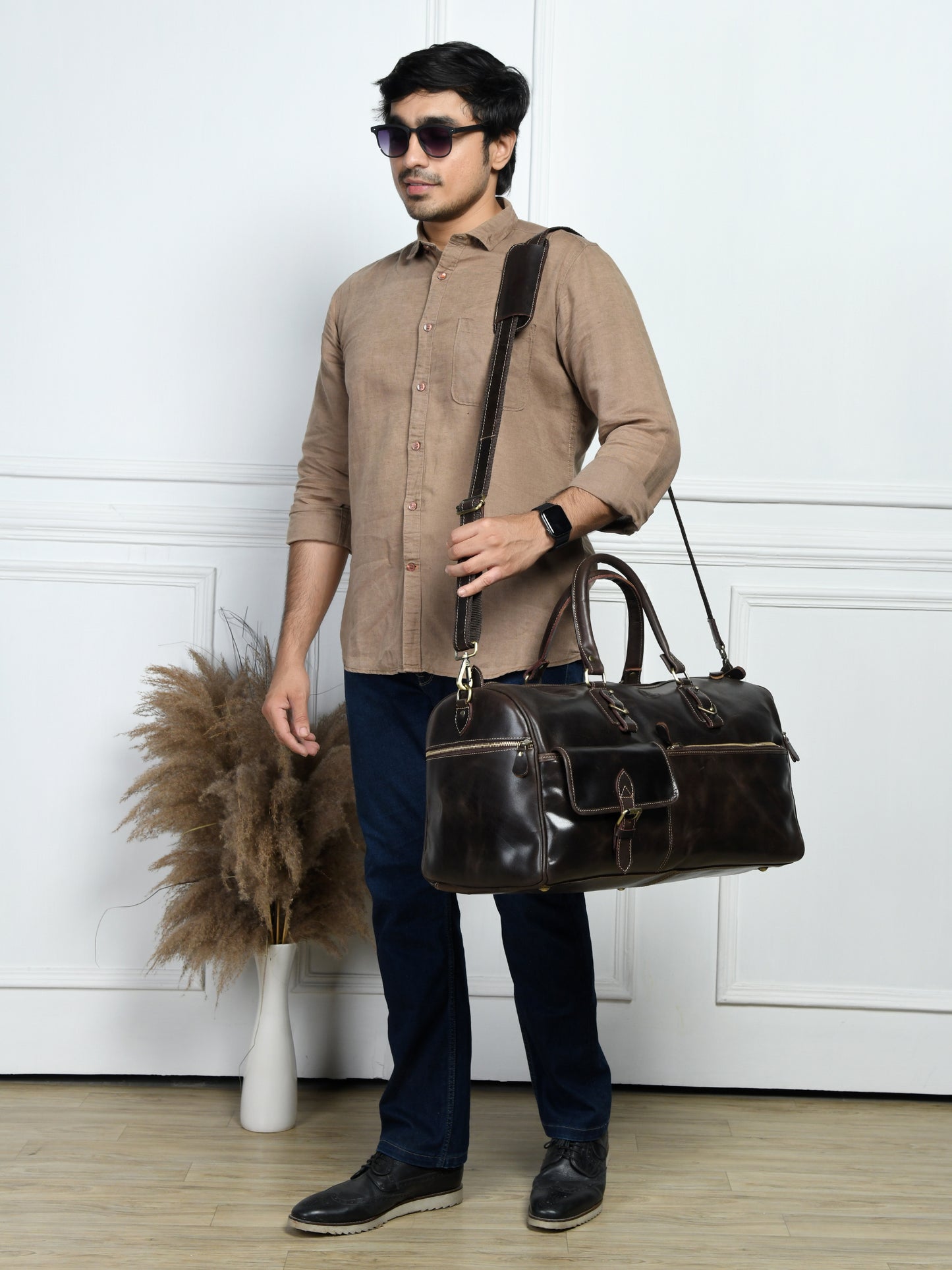 Classic Leather Travel Duffle – Top-Zip Design - Dark Brown