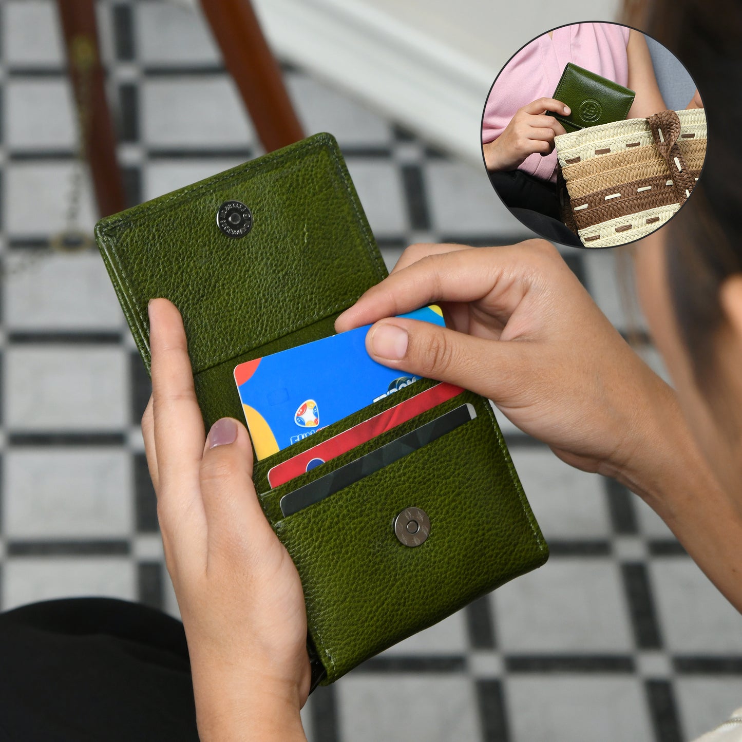 Minimalist Leather Wallet with Coin Pocket - Forest Green