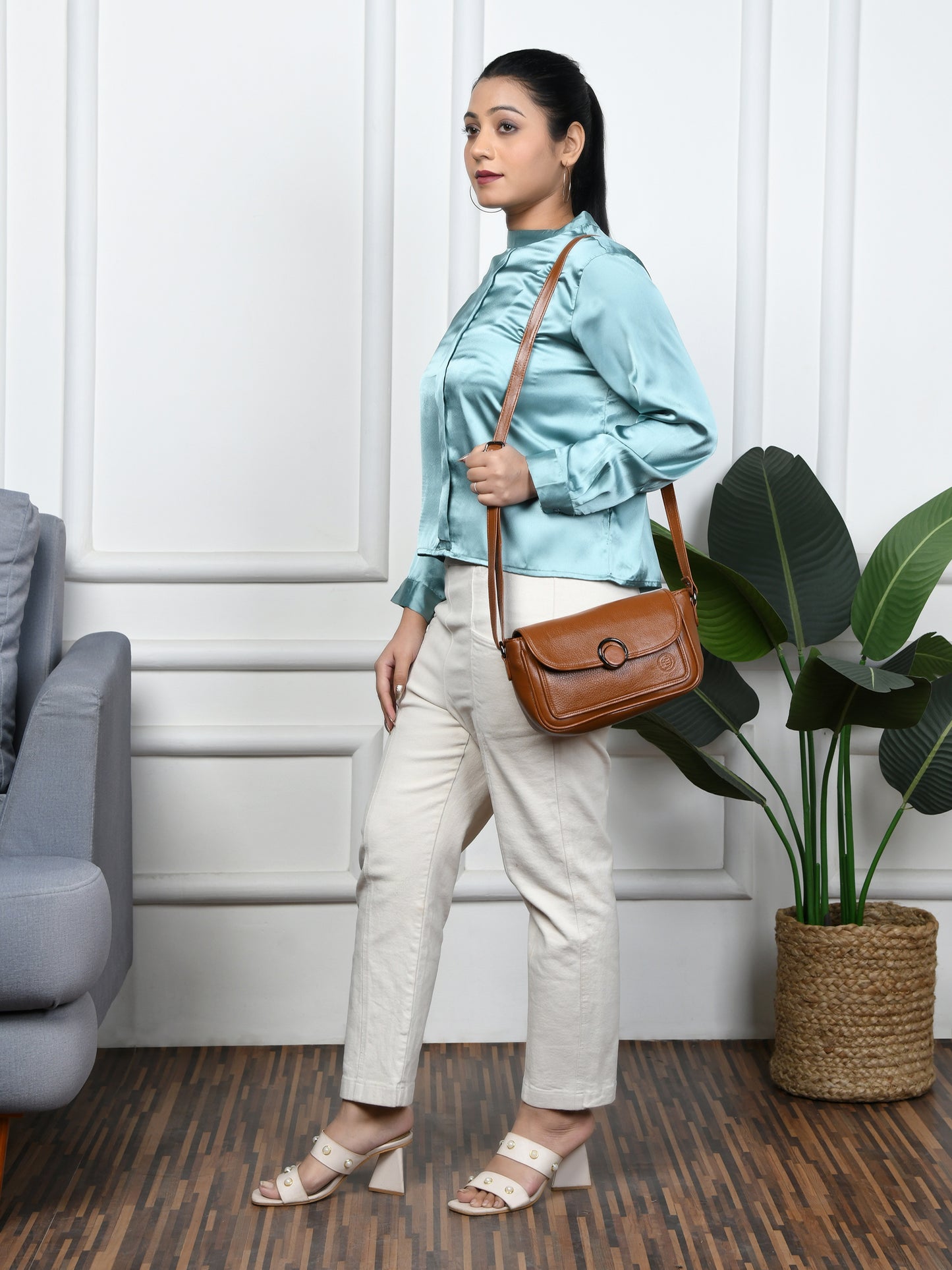 Classic Leather Pouch for Women - Brown