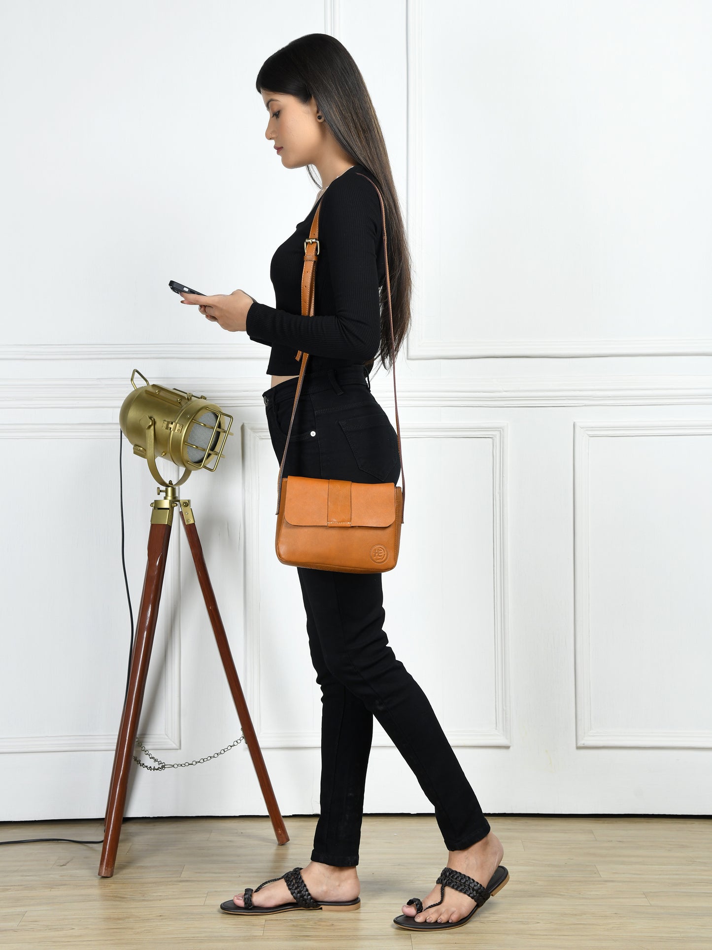Minimalist Leather Bag for Women - Brown