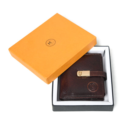 Latch Compact Men's Buffalo Leather Wallet with Gold Bar Clasp