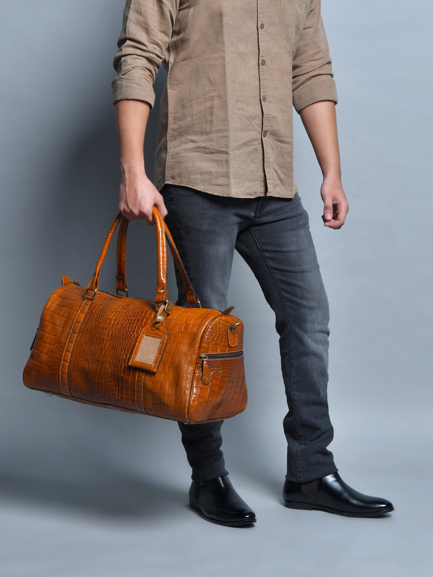GrainGlow Traveler Duffle Bag - Brown