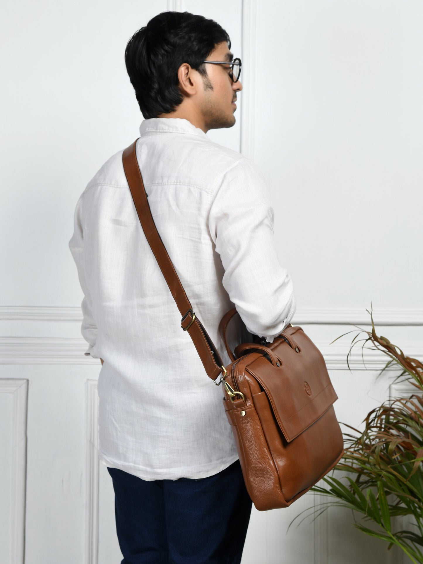 Flap Pocket Leather Office Bag - Brown