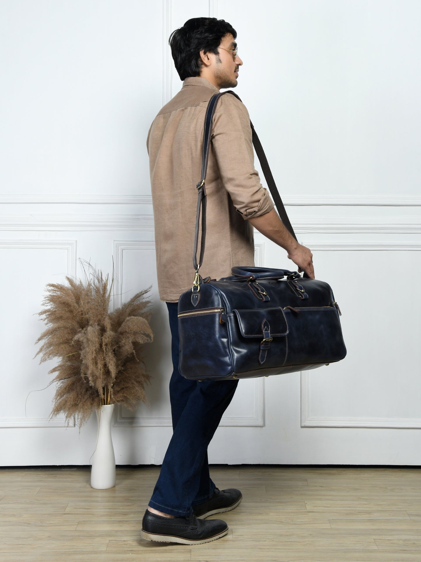 Classic Leather Travel Duffle – Top-Zip Design - Navy